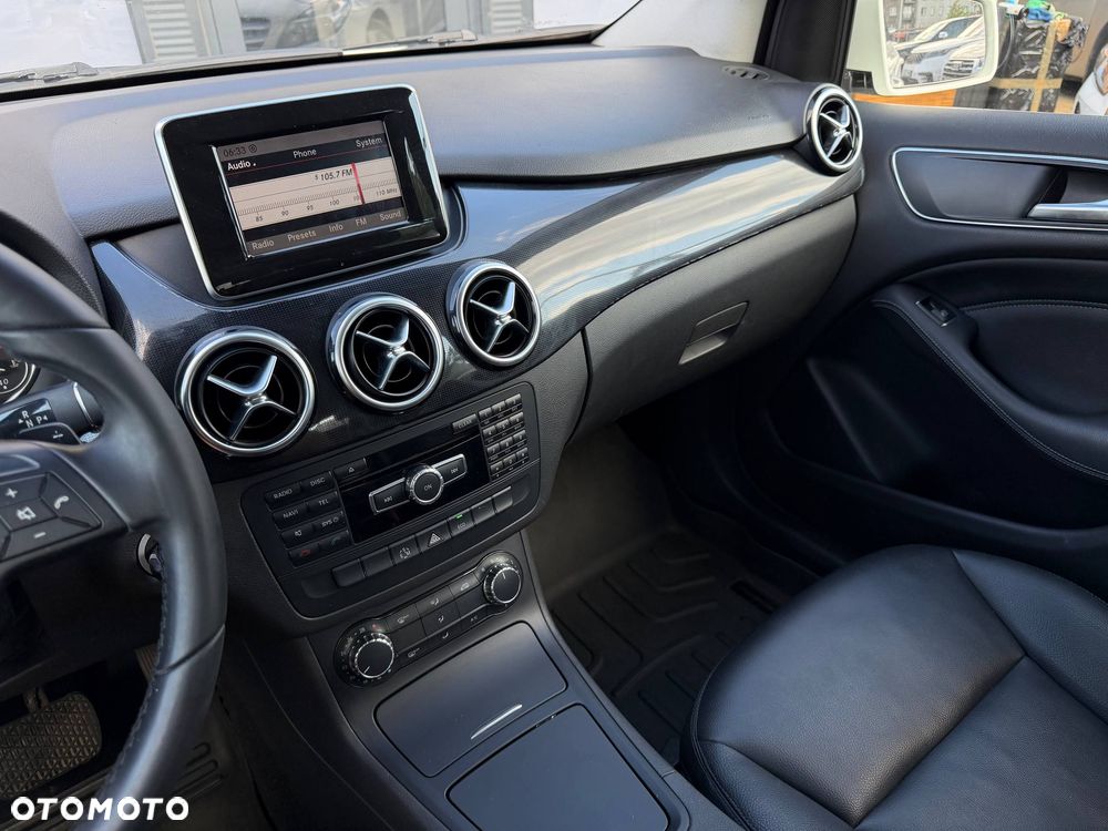 Mercedes-Benz Klasa B 250 7G-DCT SCORE - 18