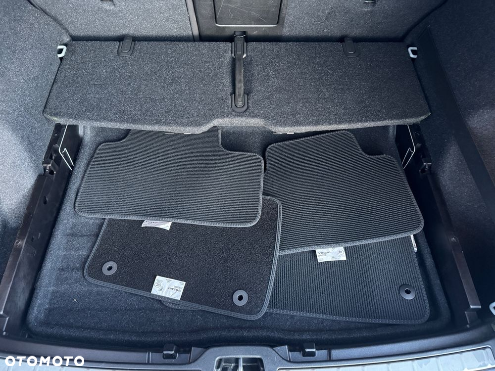 Volvo XC 40 T5 AWD R-Design - 35