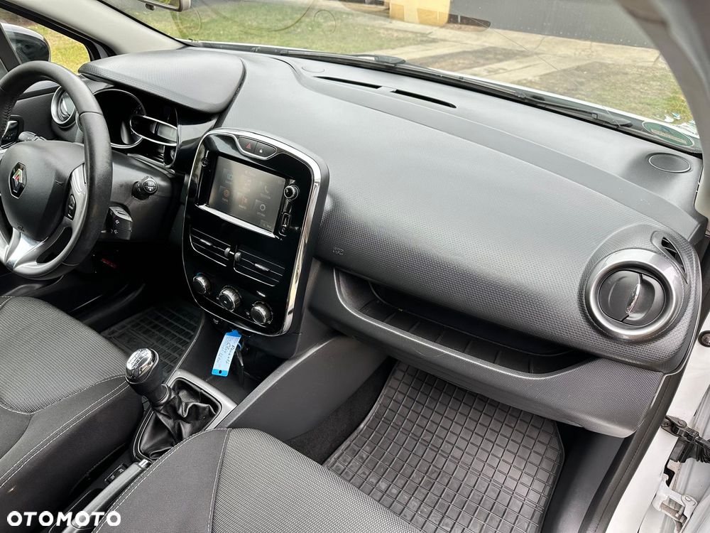 Renault Clio 1.2 16V 75 Dynamique - 12