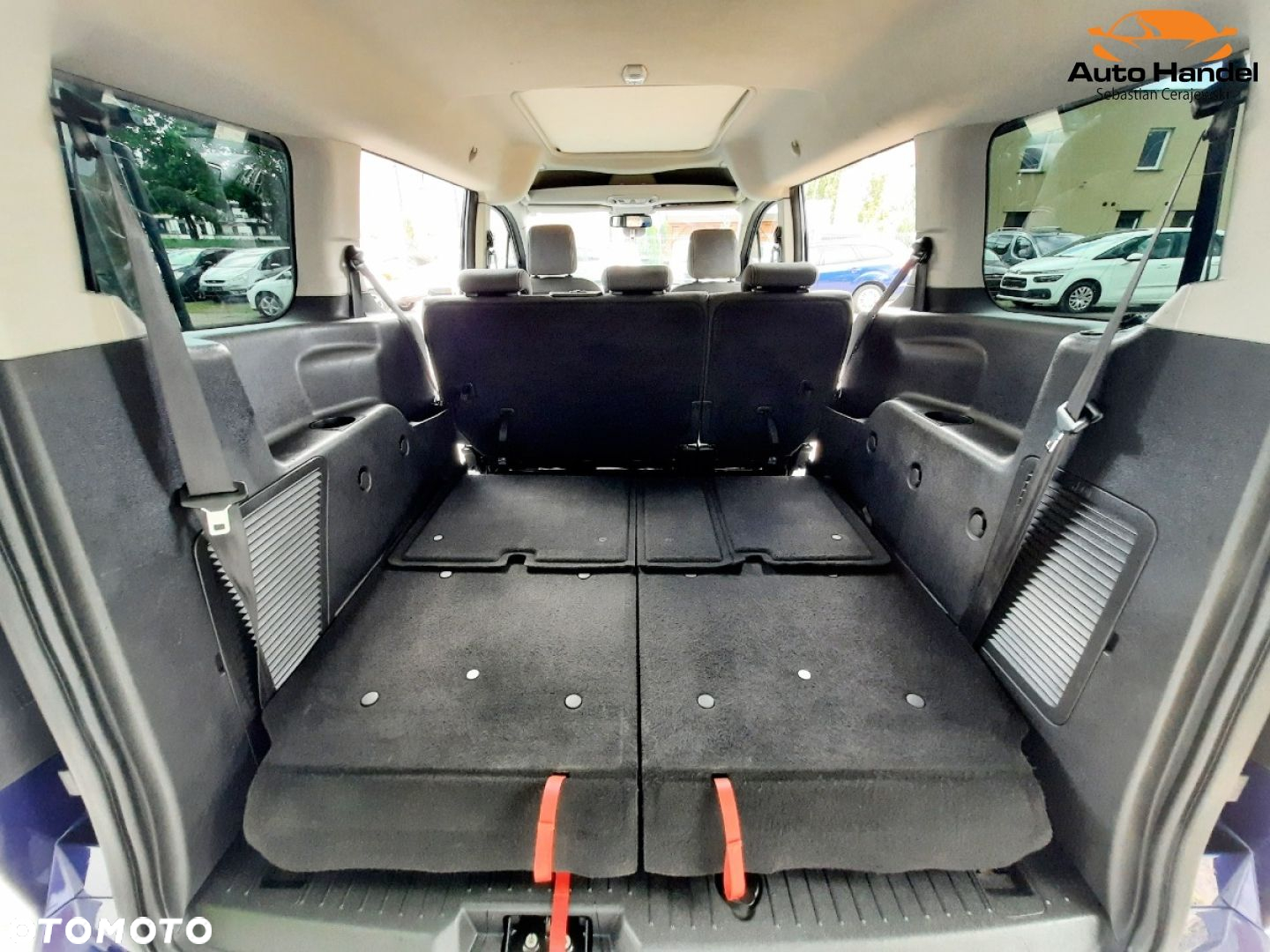 Ford Tourneo Connect Grand - 16