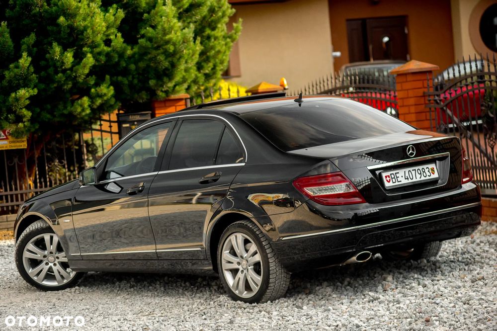 Mercedes-Benz Klasa C 250 CGI Automatik BlueEFFICIENCY Avantgarde - 9