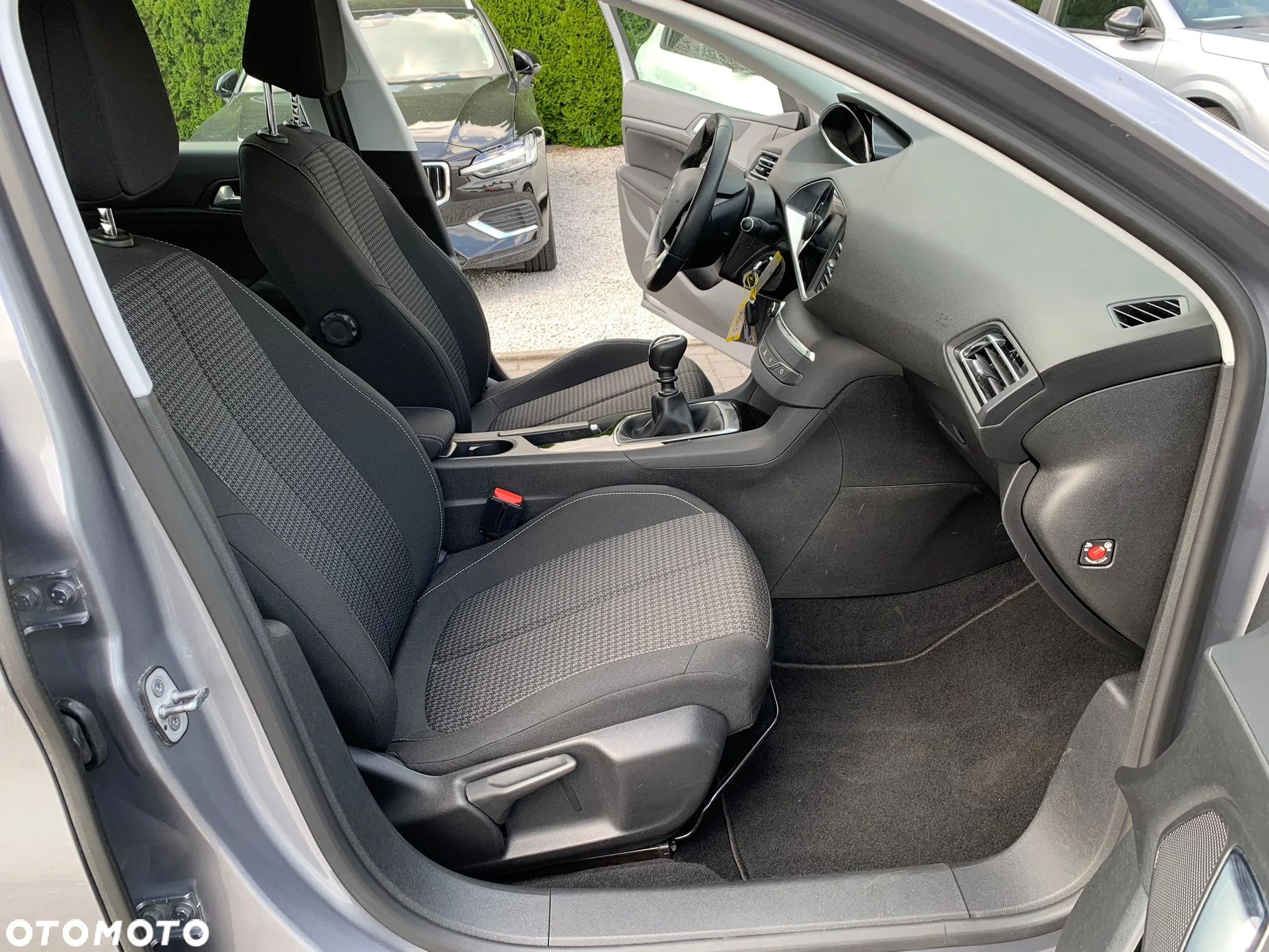 Peugeot 308 1.2 PureTech Business Line S&S - 10