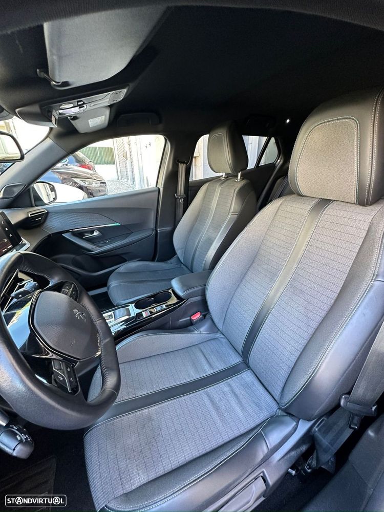 Peugeot 2008 1.2 PureTech Allure Pack EAT8 - 9