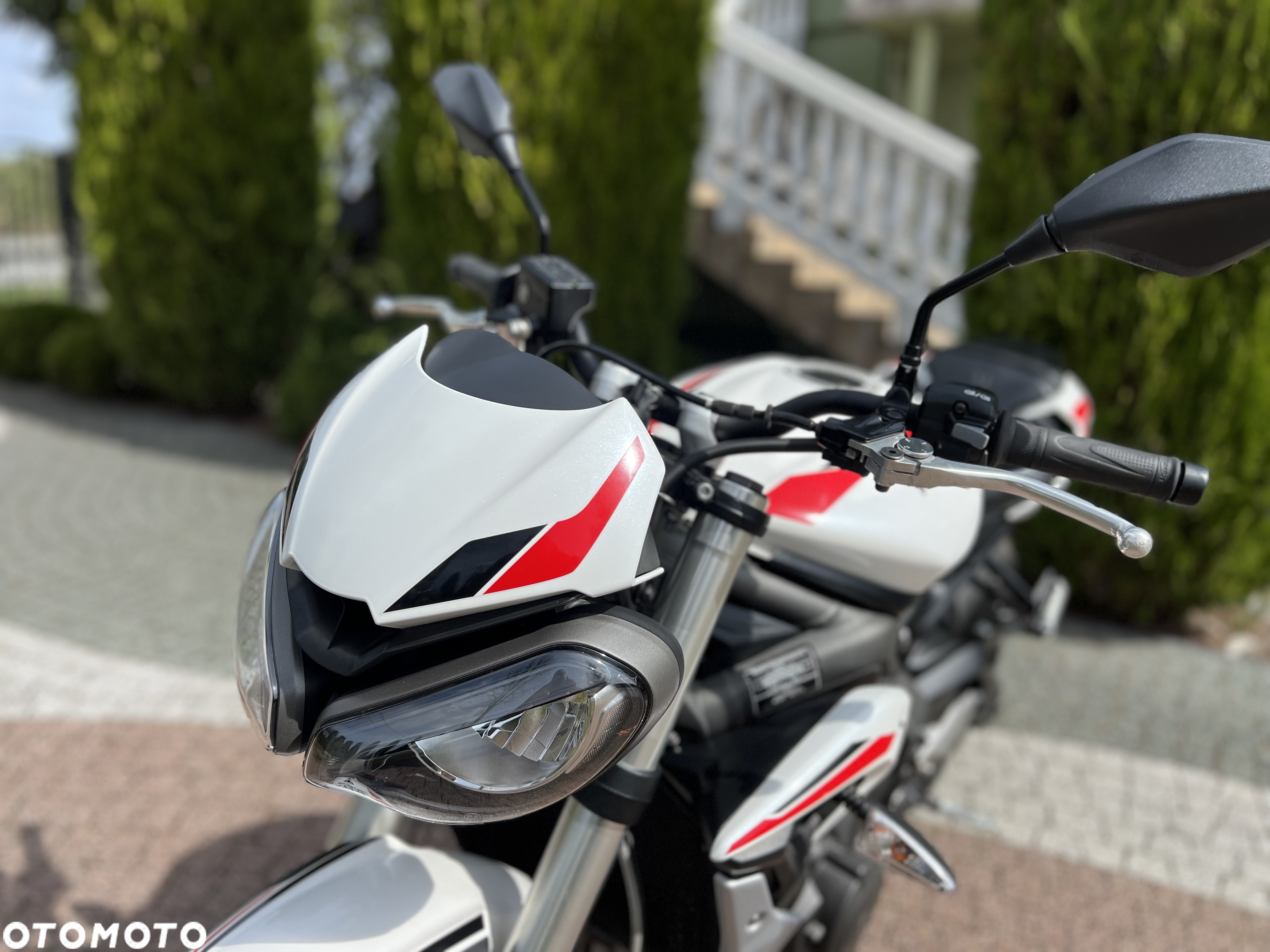 Triumph Street Triple - 28