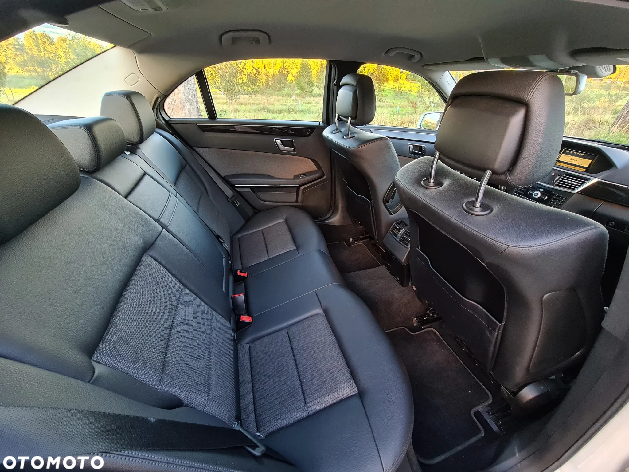Mercedes-Benz Klasa E 200 CGI BlueEffICIENCY Avantgarde - 10