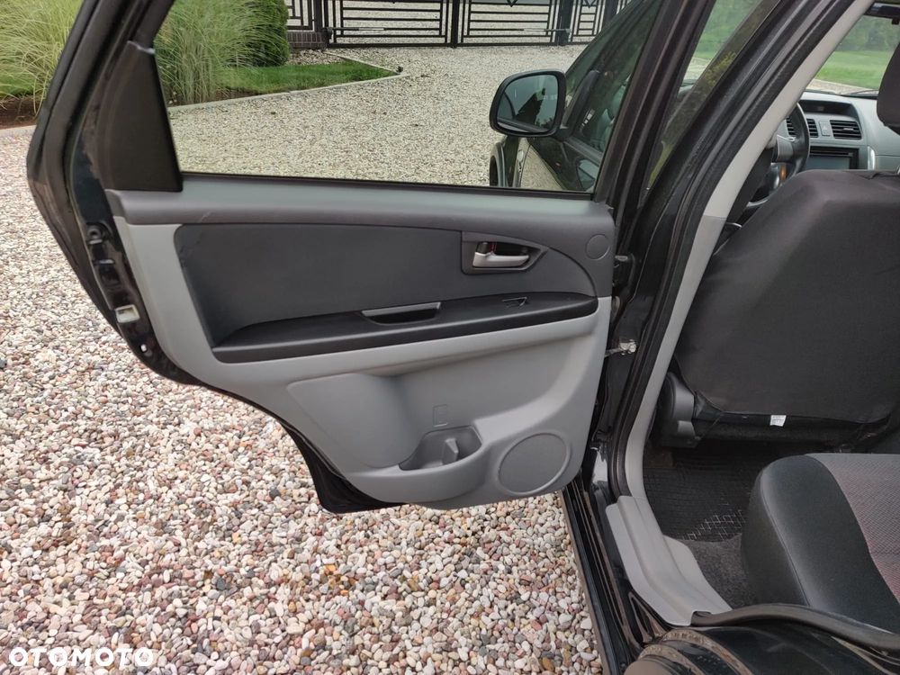 Suzuki SX4 1.9 DDiS 4WD GS / Premium - 10