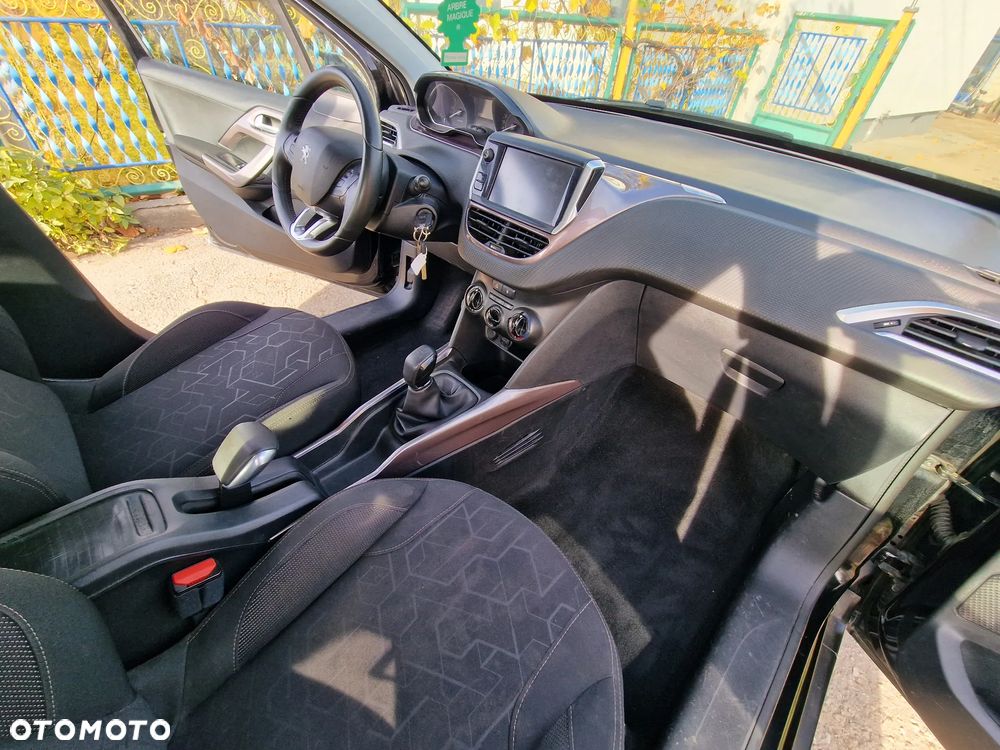 Peugeot 2008 1.2 Pure Tech Active EU6 - 13