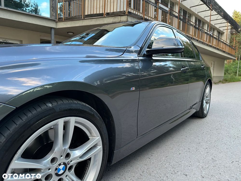 BMW Seria 3 325d M Sport - 13