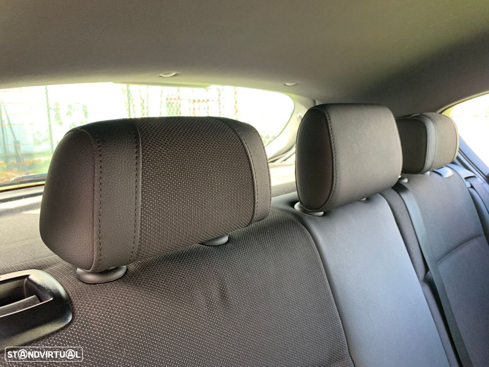 BMW 118 d Pack M - 25