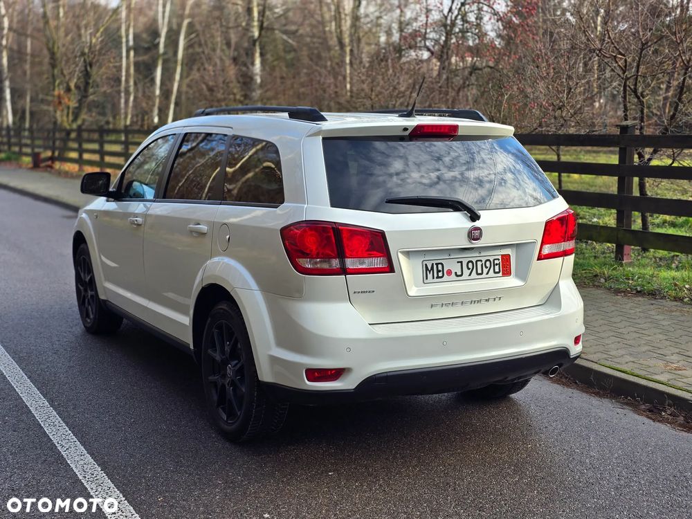 Fiat Freemont 2.0 Multijet 16V DPF Automatik Allrad Black Code - 17