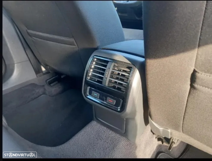 VW Passat Variant 2.0 TDi Confortline - 19