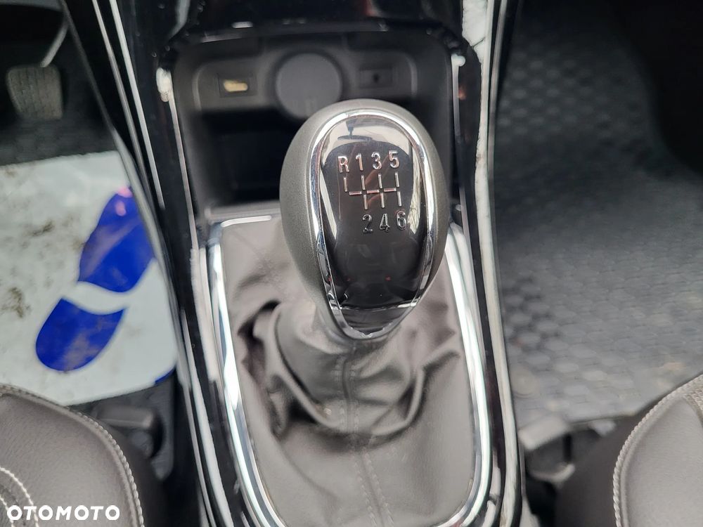 Opel Astra IV GTC 1.6 T SIDI Sport S&S EU6 - 16