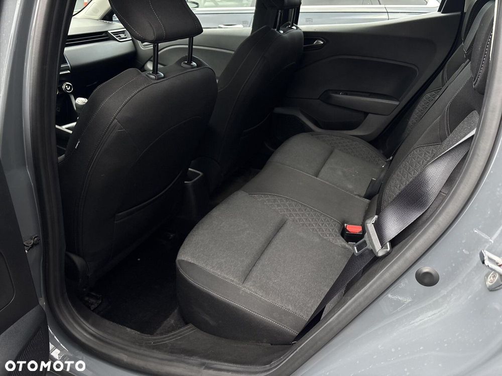 Renault Clio - 23
