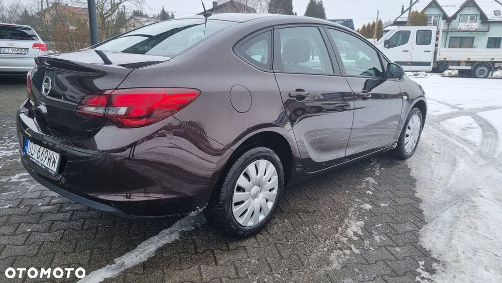 Opel Astra - 4