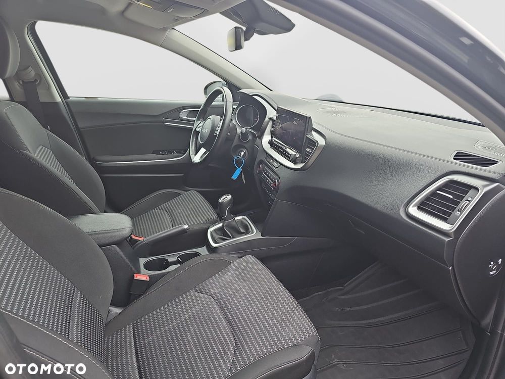 Kia XCeed 1.5 T-GDI M - 15