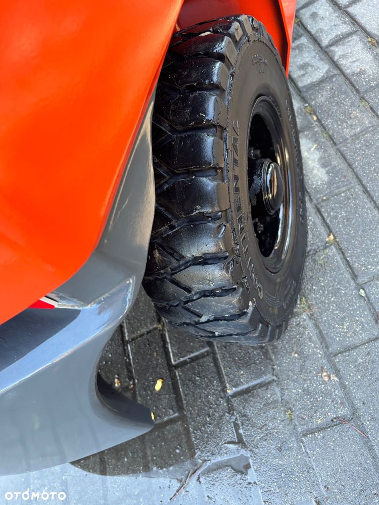 Toyota 8FGF25 diesel triplex KABINA 2022r 58500netto 4 sekcje - 10