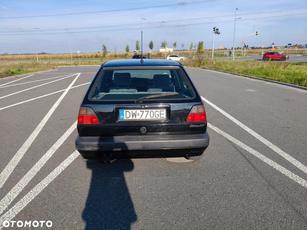 Volkswagen Golf 1.8 GL - 7