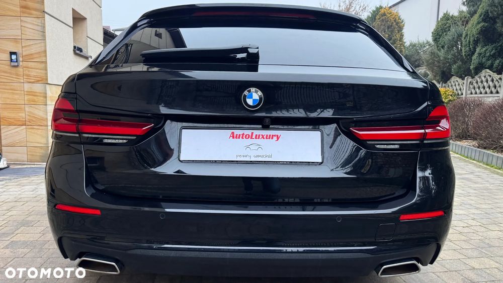 BMW Seria 5 520d Sport Line - 9