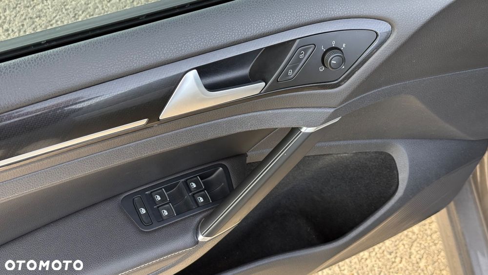 Volkswagen Golf - 19