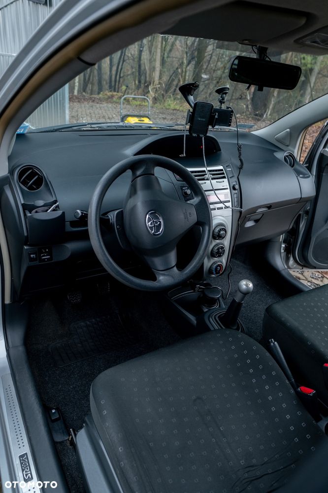 Toyota Yaris - 15