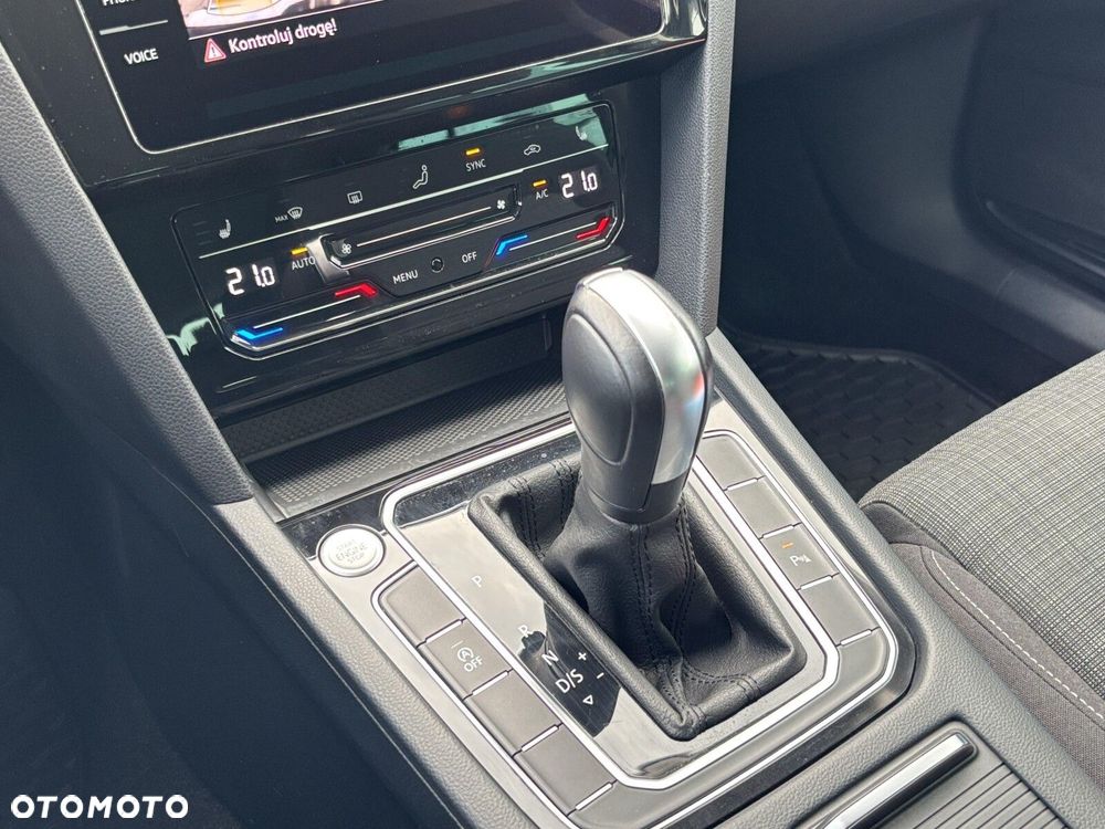 Volkswagen Passat Variant 2.0 TDI SCR Elegance DSG - 29