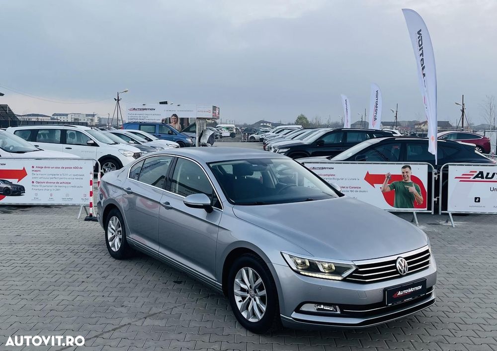 Volkswagen Passat - 1