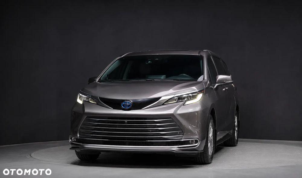 Toyota Sienna - 3