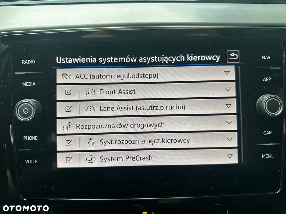 Volkswagen Passat - 9