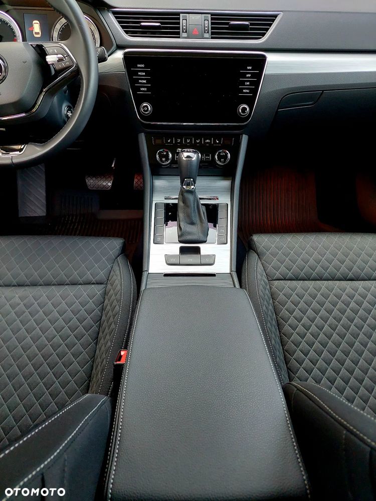 Skoda Superb 2.0 TDI SCR Ambition DSG - 21