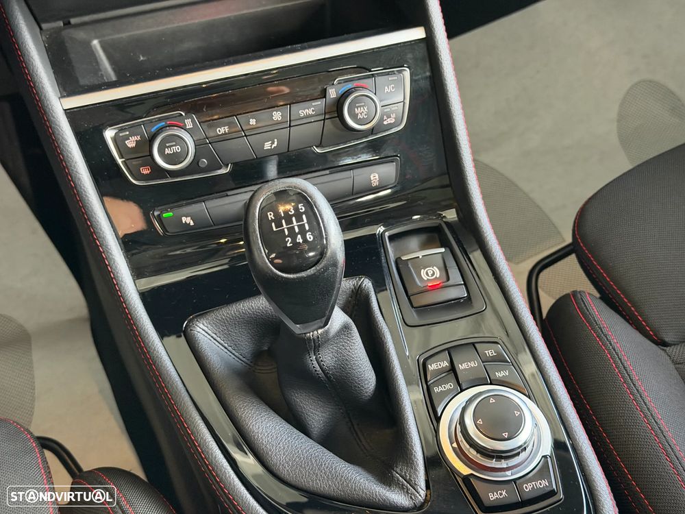 BMW 216 Active Tourer d Line Sport - 24