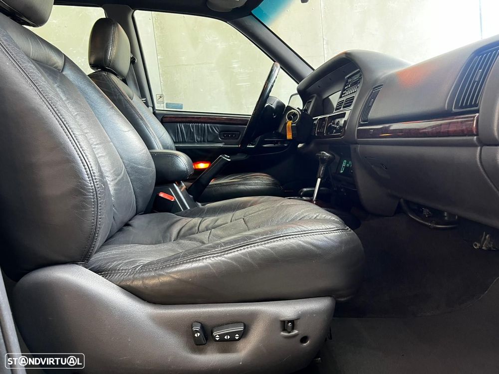 Jeep Grand Cherokee - 14