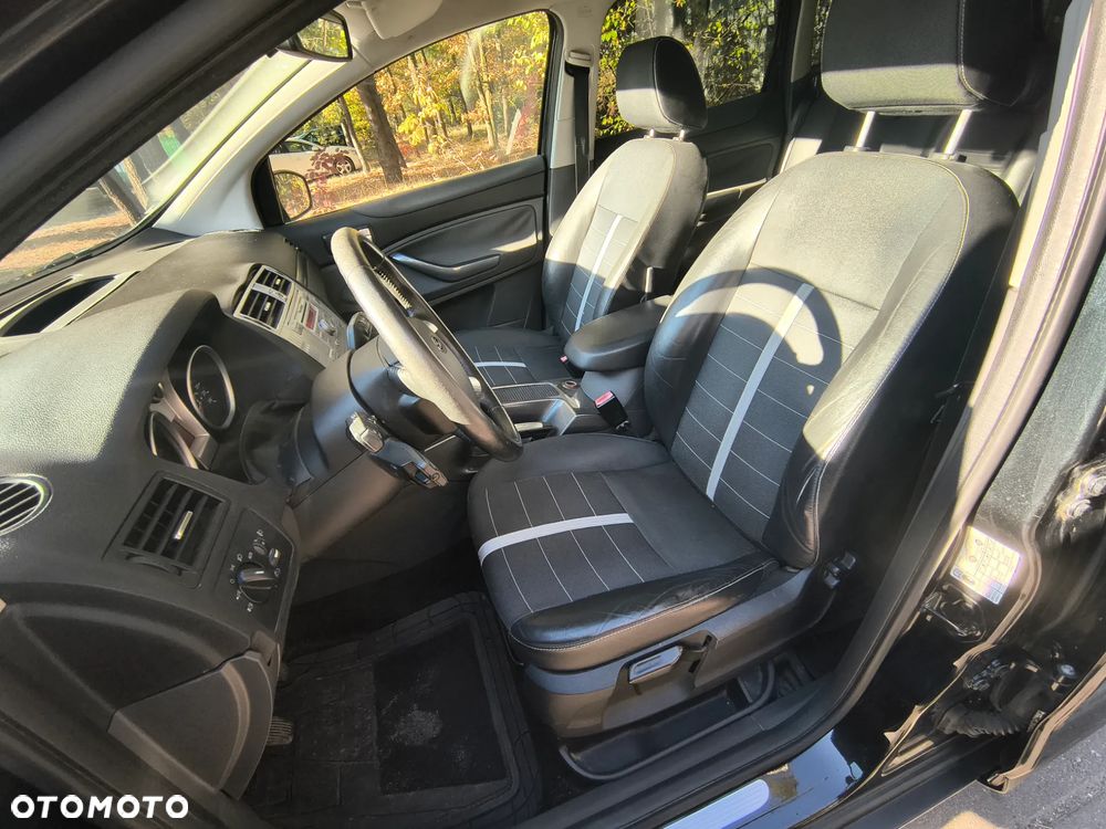 Ford Kuga 2.0 TDCi 4x4 Titanium - 24
