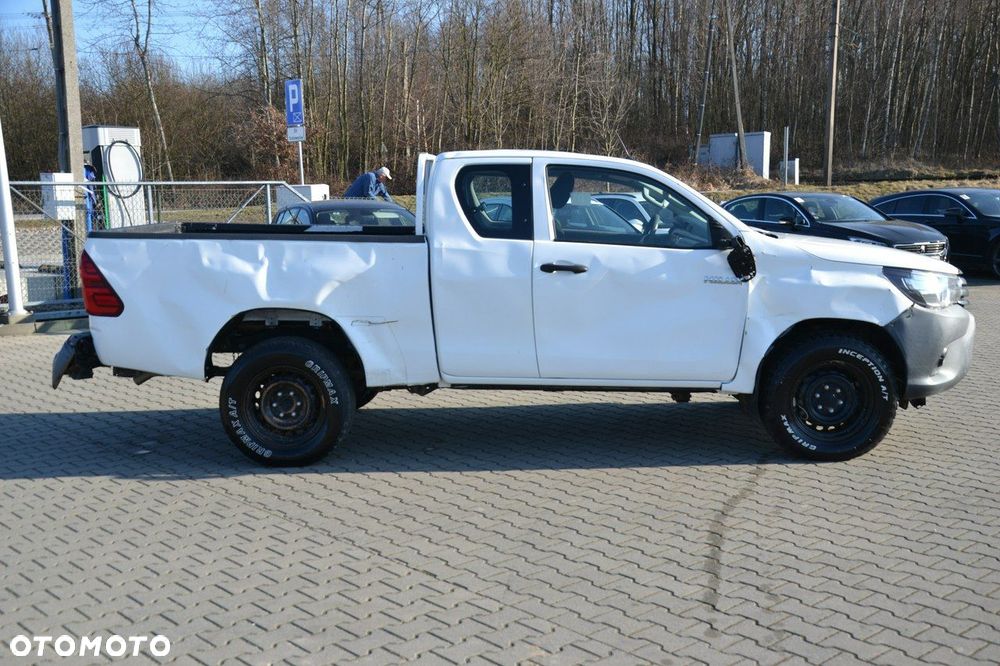 Toyota Hilux - 8