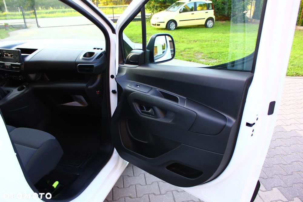 Toyota Proace City 1.5D-4D 102KM LONG L2 3 Osobowy Chłodnia - 37