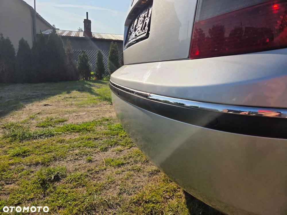 Skoda Superb 2.0 TDI DPF Ambiente - 7