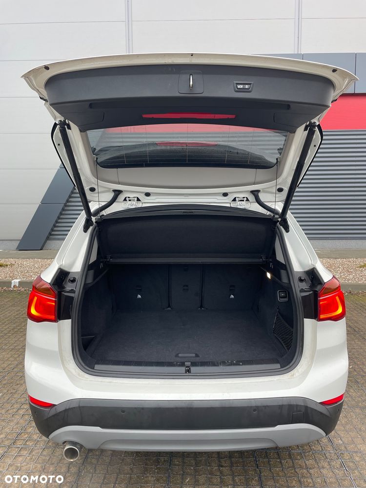 BMW X1 sDrive18i GPF xLine - 14