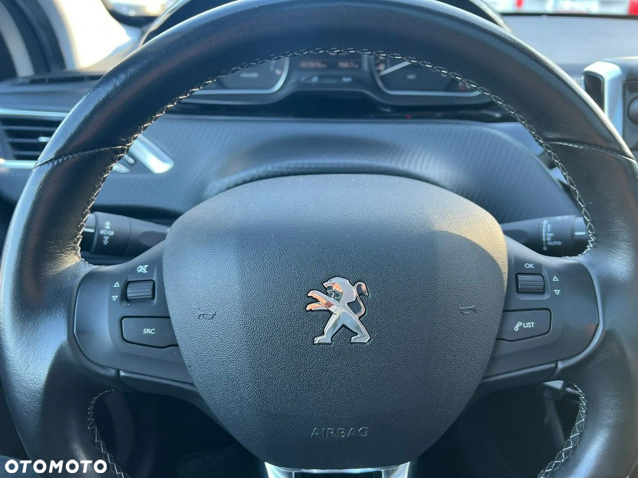 Peugeot 208 1.2 PureTech GPF Allure S&S EAT6 - 32