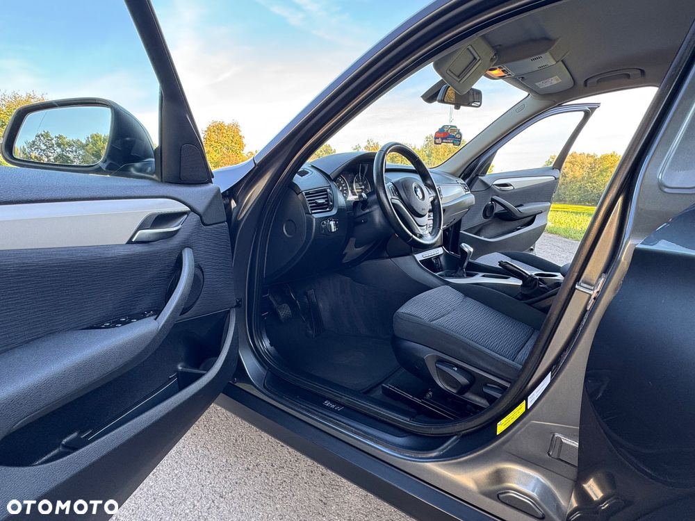 BMW X1 sDrive18d xLine - 22