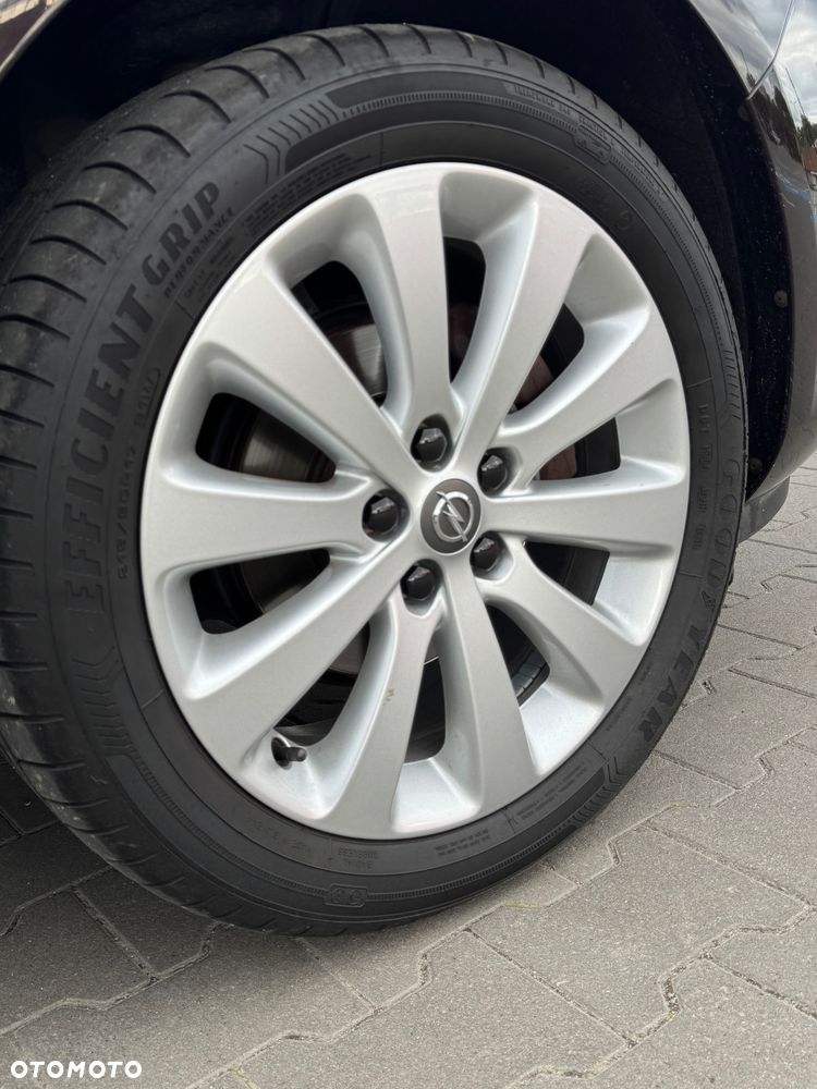 Opel Astra 1.4 T Cosmo S&S - 11