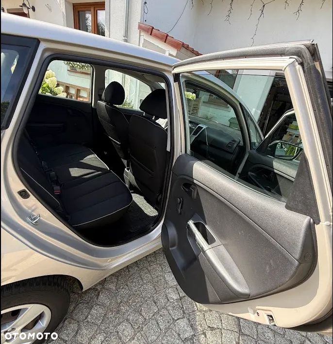 Kia Venga 1.6 L - 11