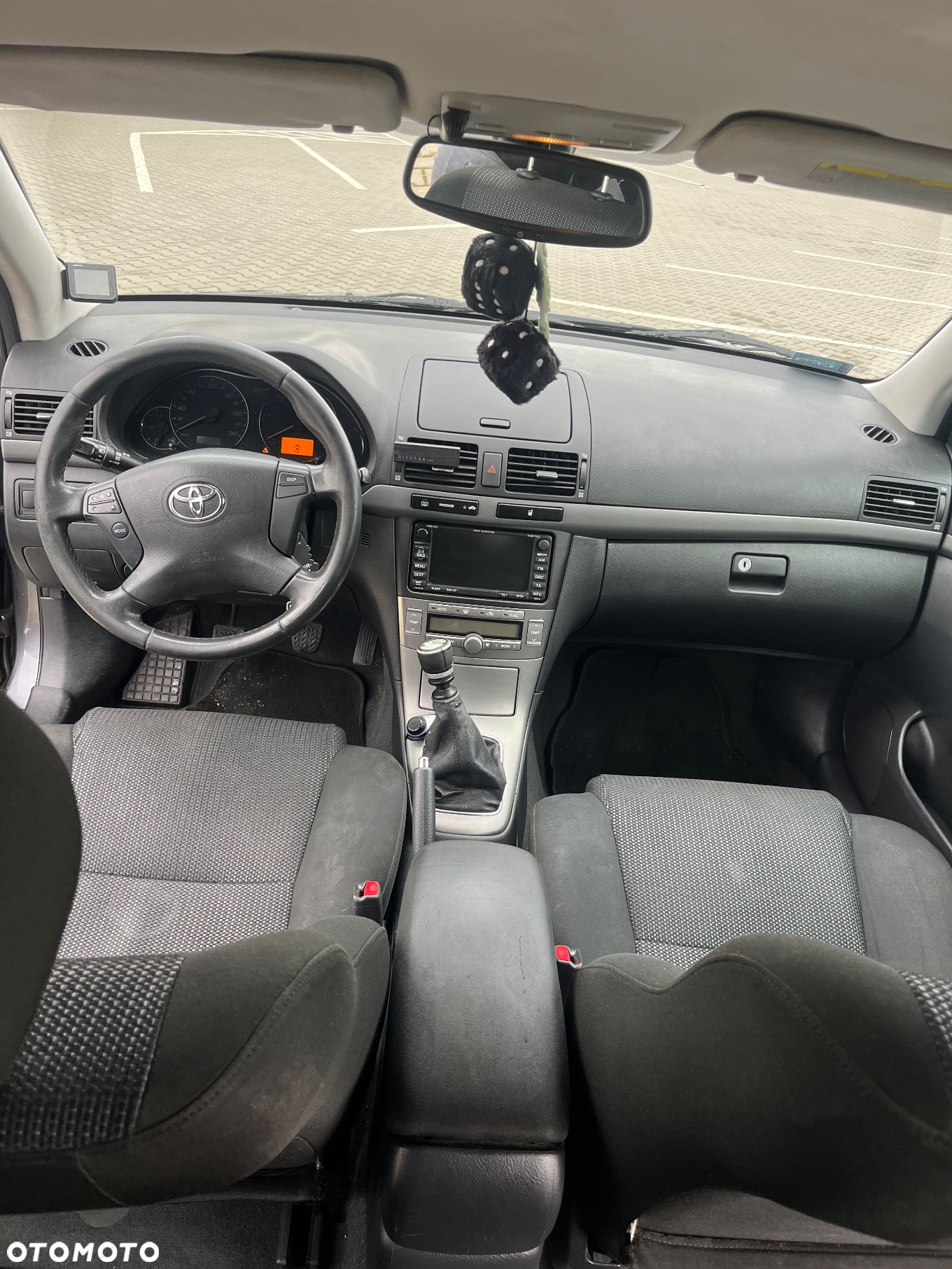 Toyota Avensis - 24