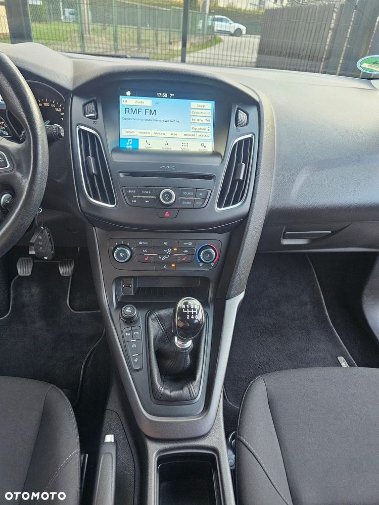 Ford Focus 1.5 EcoBlue Start-Stopp-System TITANIUM STYLE - 16