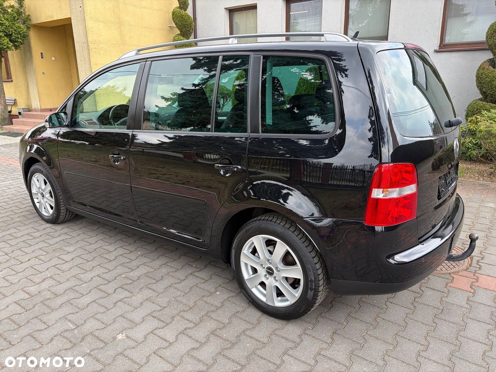 Volkswagen Touran 2.0 FSI Automatik Highline - 14