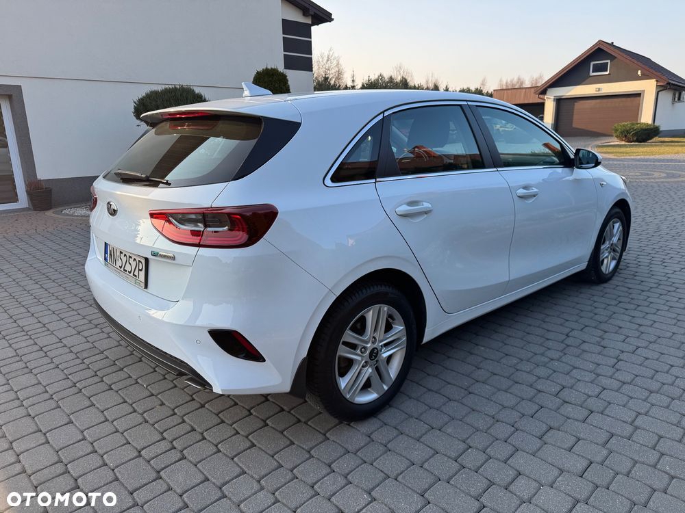 Kia Ceed 1.6 CRDi mHEV M - 13