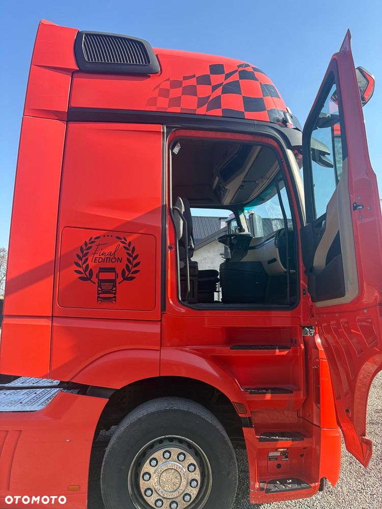 Mercedes-Benz Actros - 3