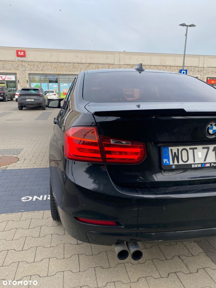 BMW Seria 3 328i - 9
