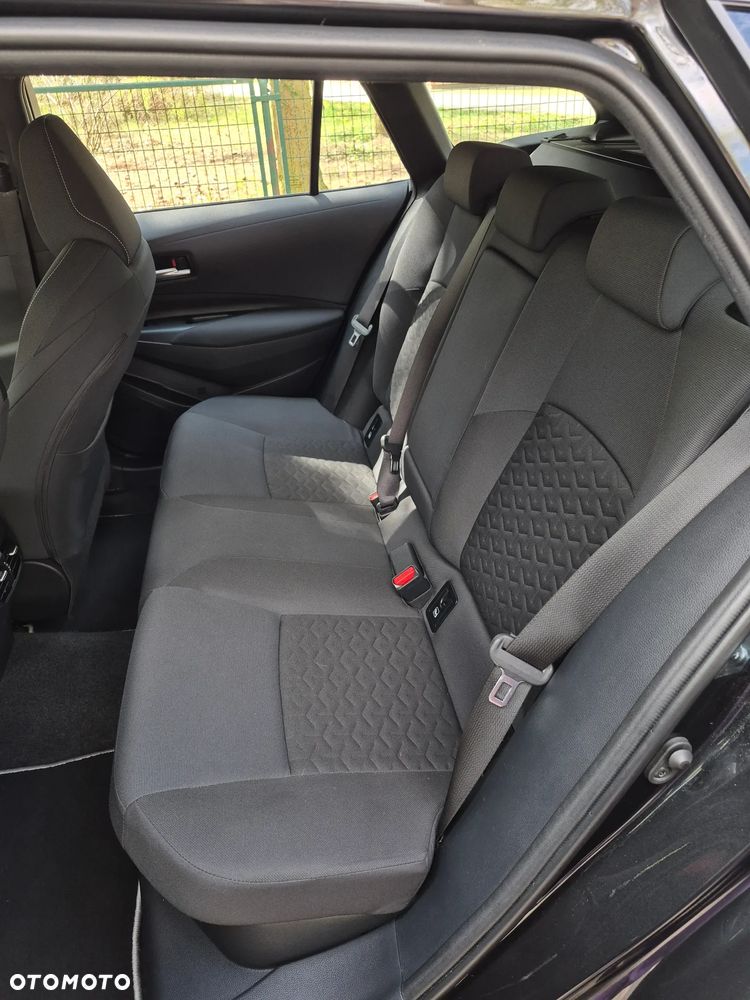 Toyota Corolla - 32
