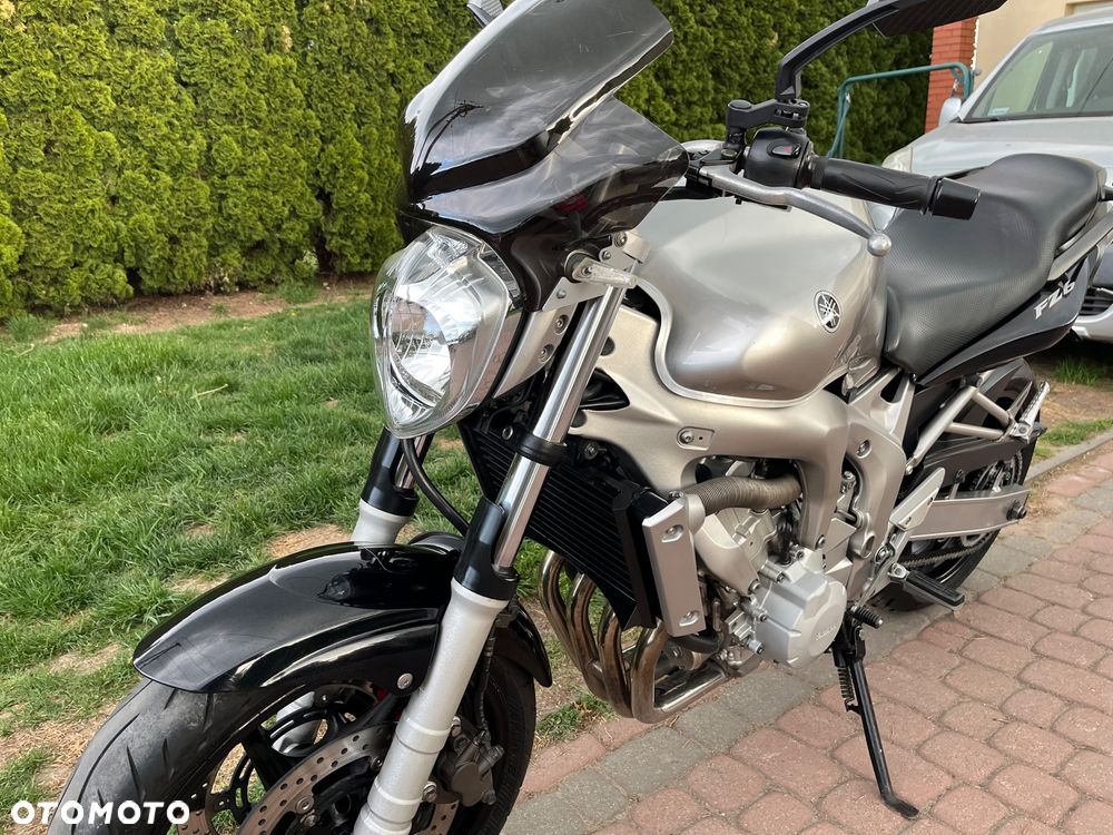Yamaha FZ6 - 18