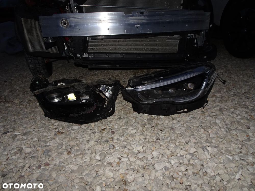 Mercedes-Benz GLA - 27