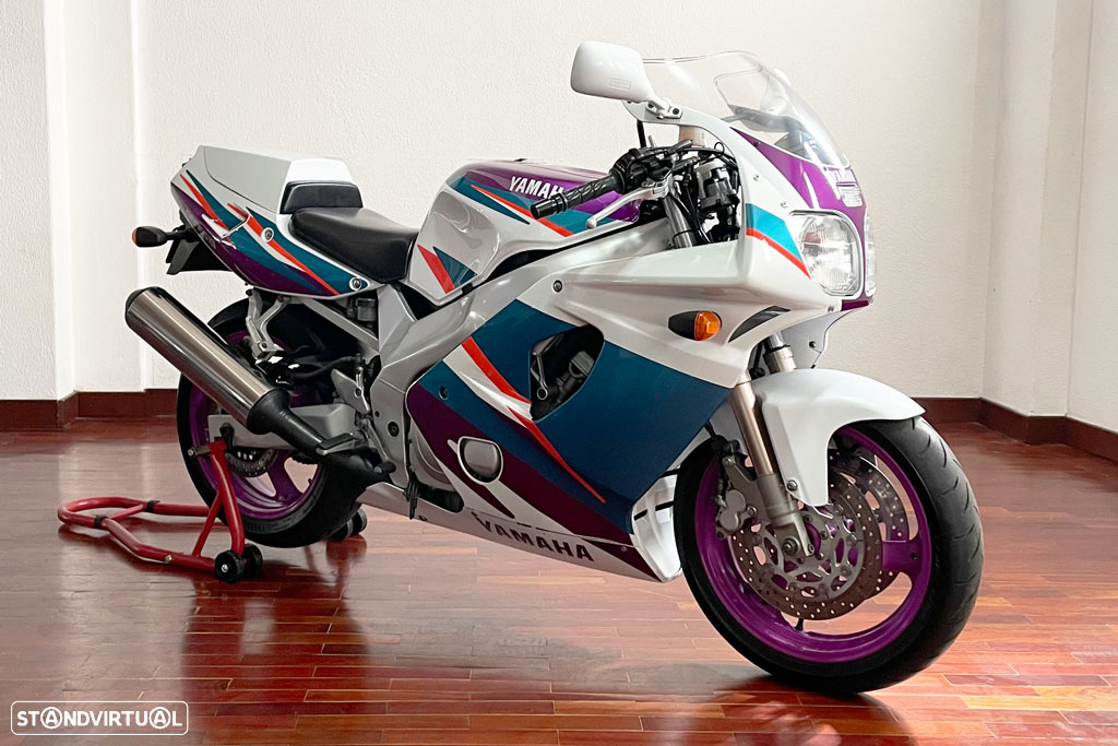 Yamaha FZR 600 - 3